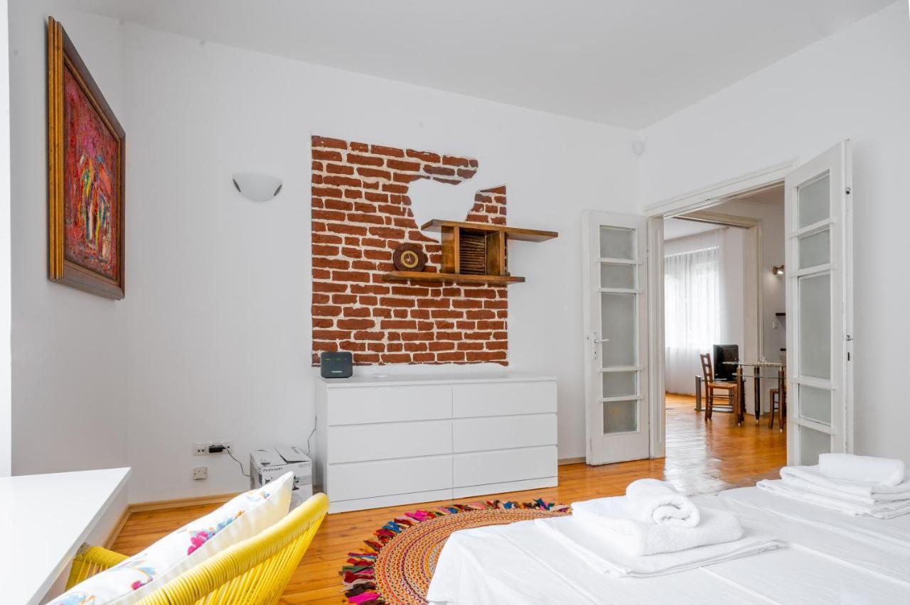 Sofia'S Vintage Gem: Spacious 2Bd Flat On Solunska Apartamento Exterior foto
