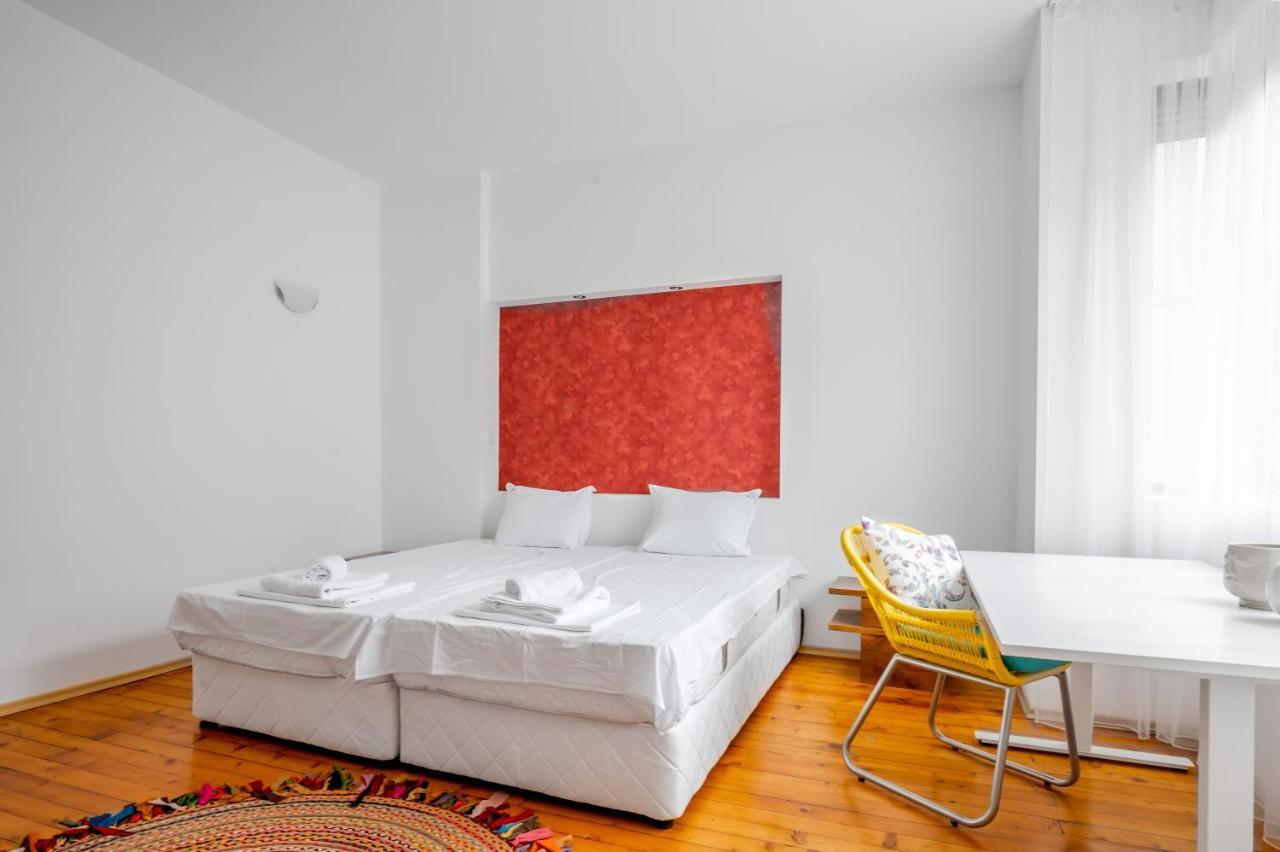 Sofia'S Vintage Gem: Spacious 2Bd Flat On Solunska Apartamento Exterior foto