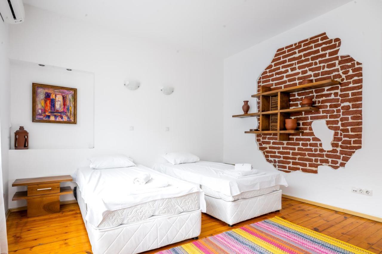 Sofia'S Vintage Gem: Spacious 2Bd Flat On Solunska Apartamento Exterior foto