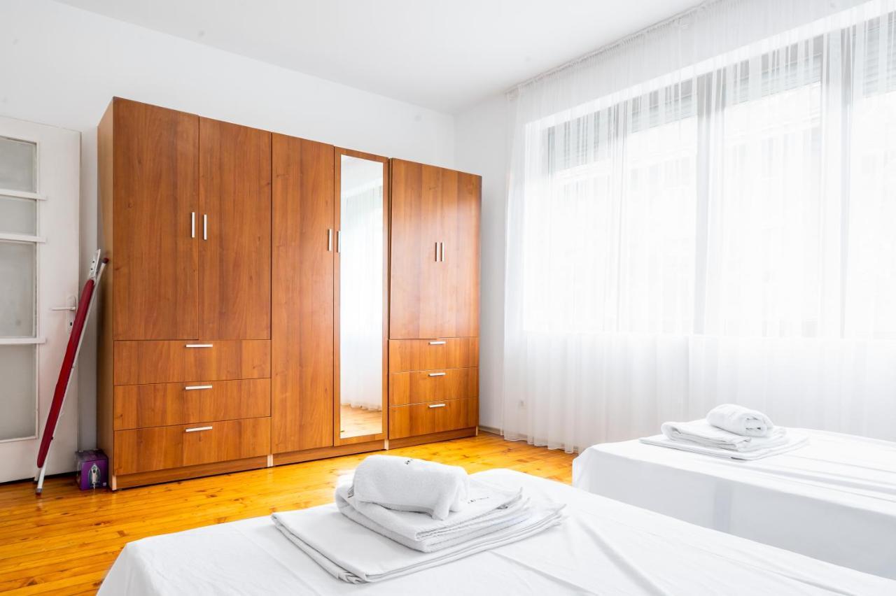 Sofia'S Vintage Gem: Spacious 2Bd Flat On Solunska Apartamento Exterior foto
